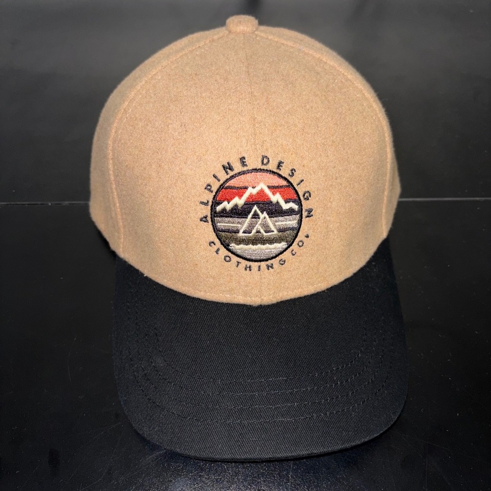 Alpine Design Mens Faux Melton Patch Snapback Cap Tan Black ADMA1053 NWT